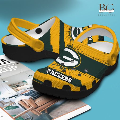 Packers Crocs Personalized Green Bay Packers Football Ripped Claw Crocs Clog Shoes
