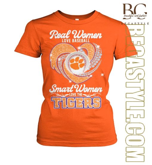 Women Love The Clemson Tigers T-Shirt