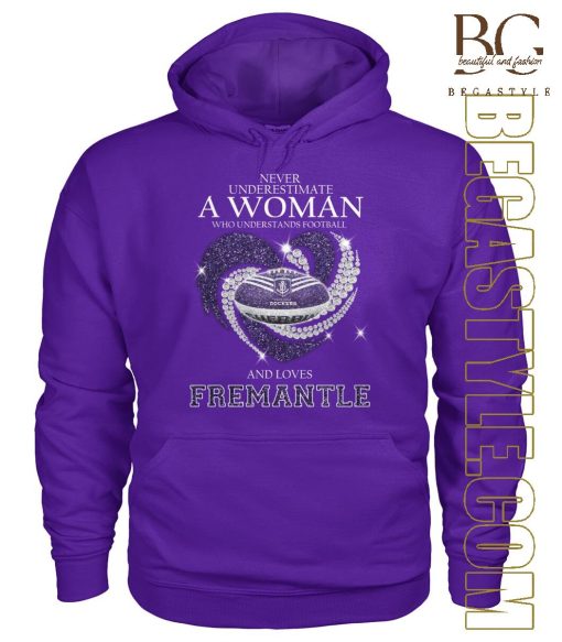 A Woman Who Understands Football And Loves Fremantle 2024 T-Shirt