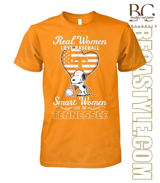 Snoopy Hug Heart Real Women Love Tennessee Volunteers T-Shirt