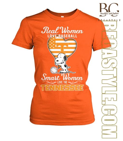 Snoopy Hug Heart Real Women Love Tennessee Volunteers T-Shirt