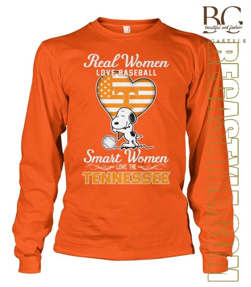 Snoopy Hug Heart Real Women Love Tennessee Volunteers T-Shirt