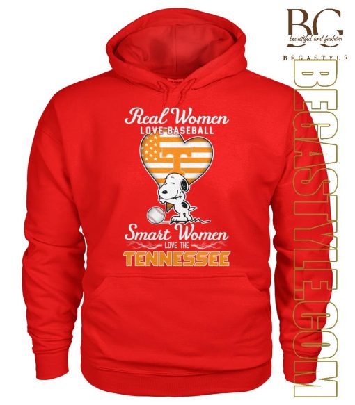 Snoopy Hug Heart Real Women Love Tennessee Volunteers T-Shirt