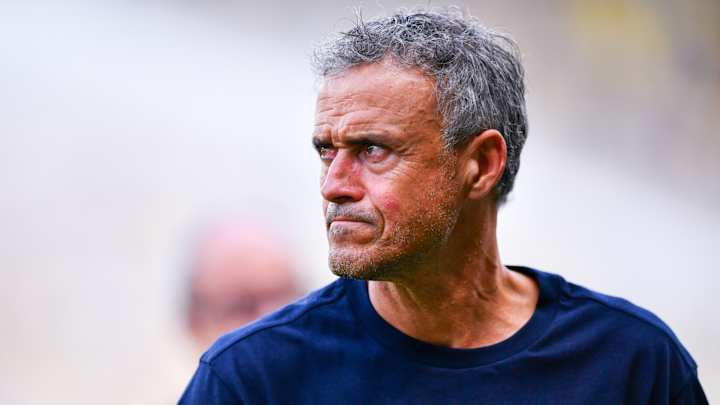 PSG boss Luis Enrique involved in cycling accident & faces surgery on nasty injury after being rushed to hospital | Goal.com