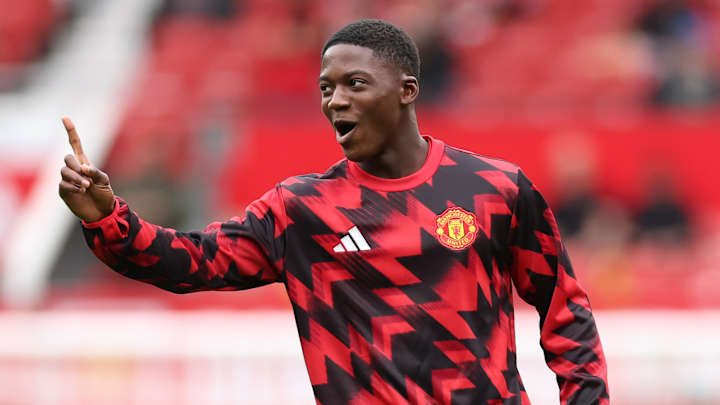 Kobbie Mainoo in action for Manchester United