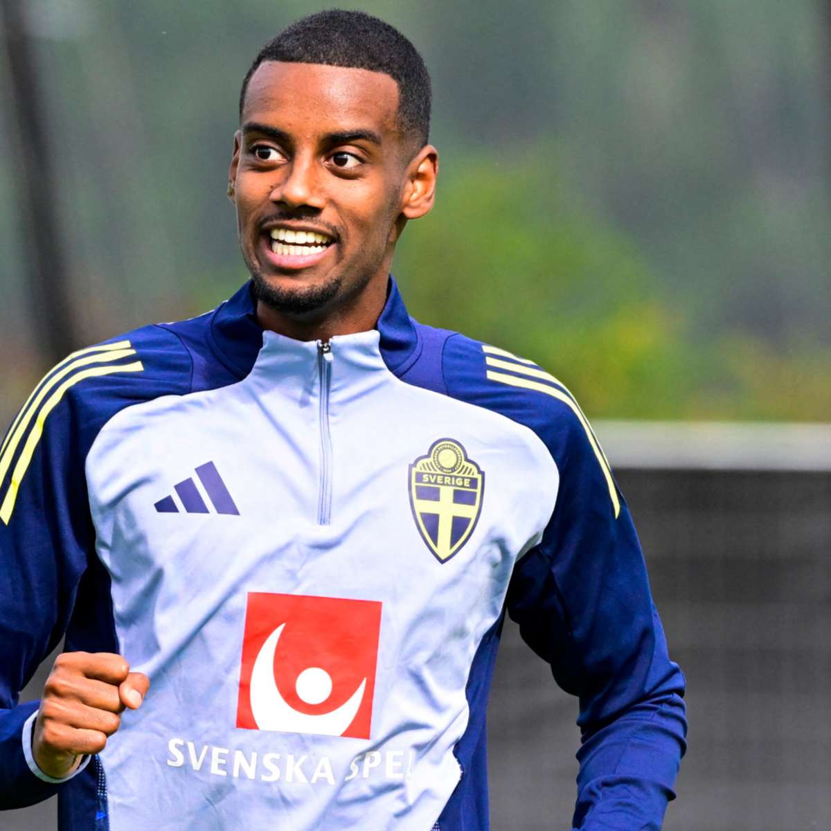 Alexander Isak transfer plan revealed with Liverpool concerned