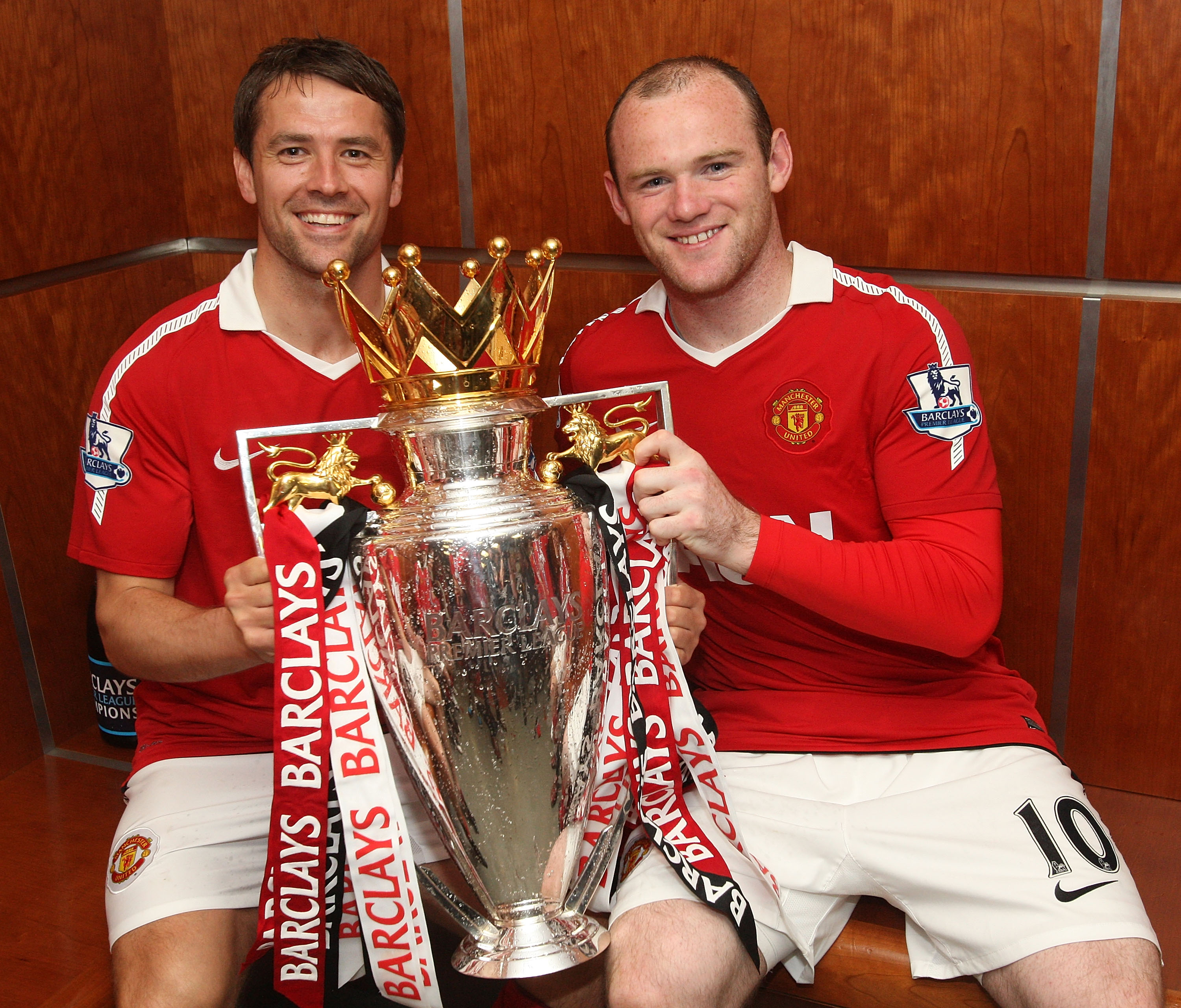 England's Michael Owen (L) and Wayne Rooney during a training session at Carrington, Manchester, Tuesday October 11, 2005
