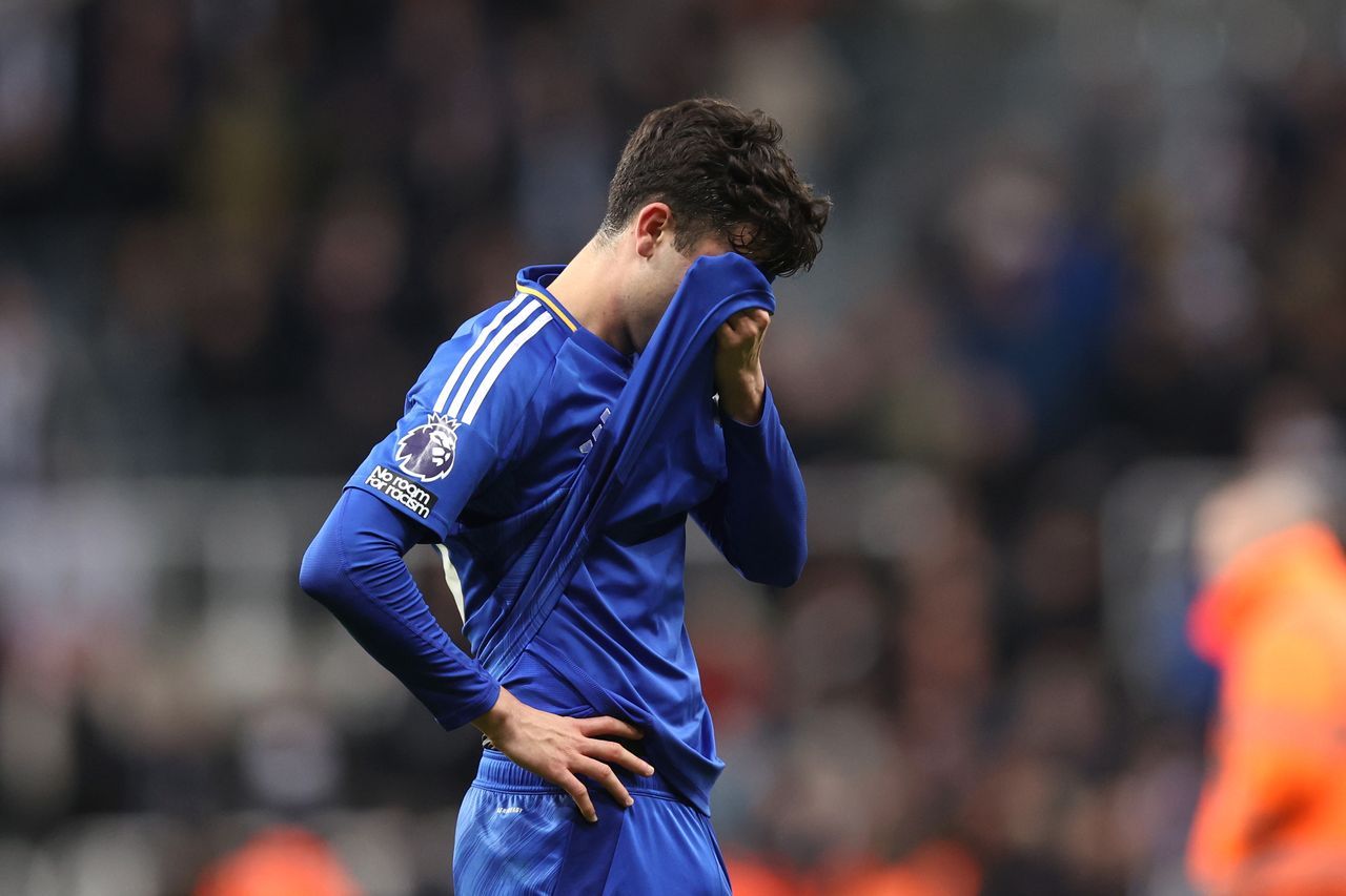 Chelsea plans for young striker on loan